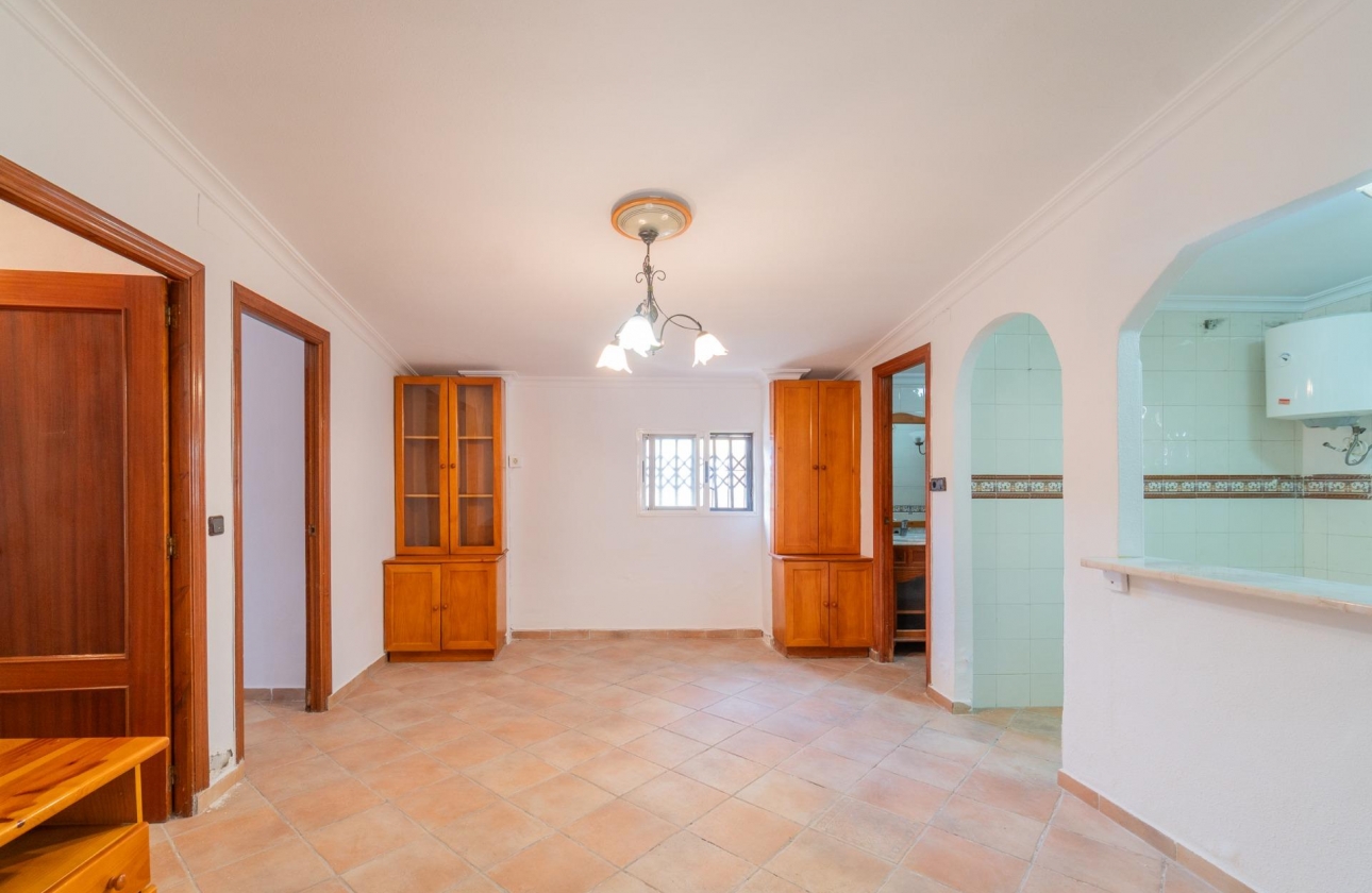 Resale - Villa - Torrevieja - Los Altos