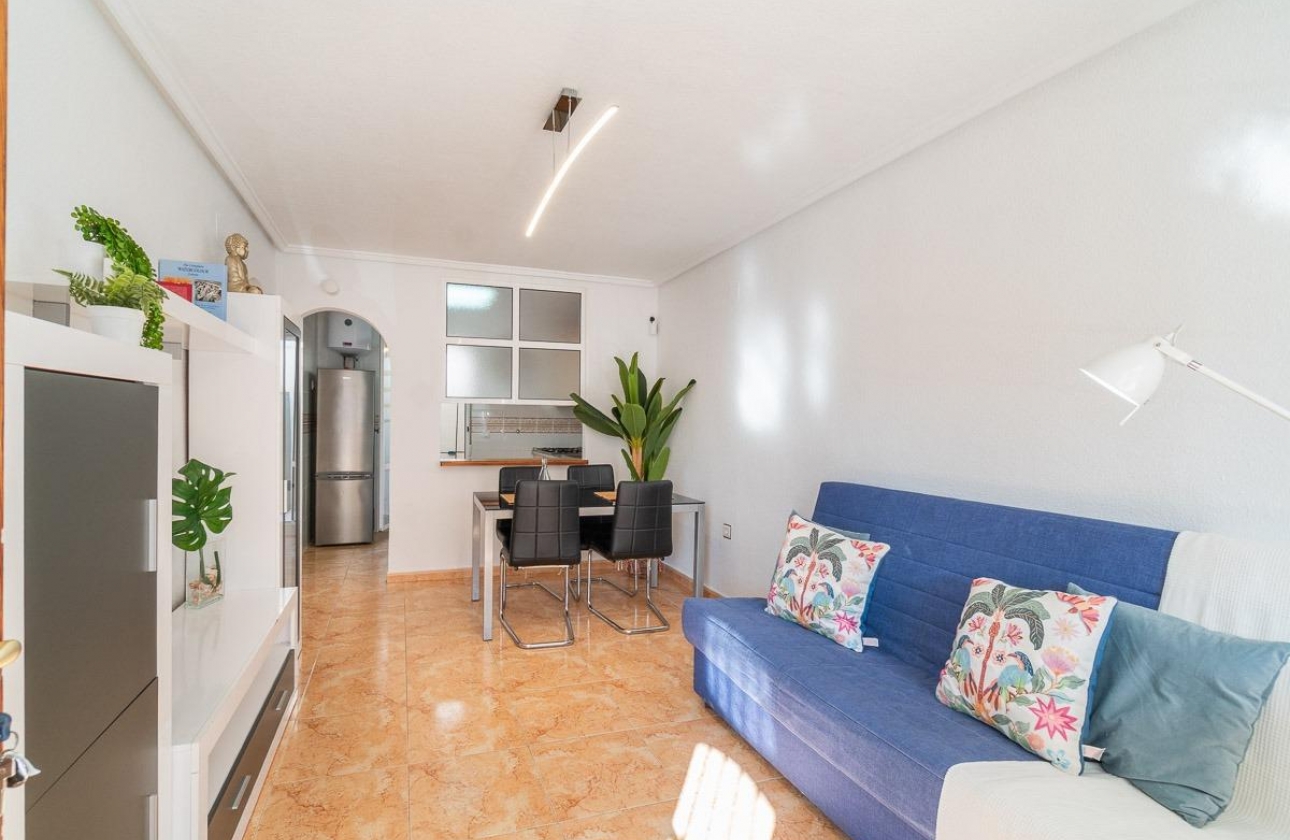 Resale - Villa - Torrevieja - El limonar