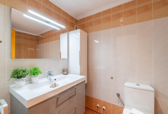 Resale - Villa - Torrevieja - El limonar