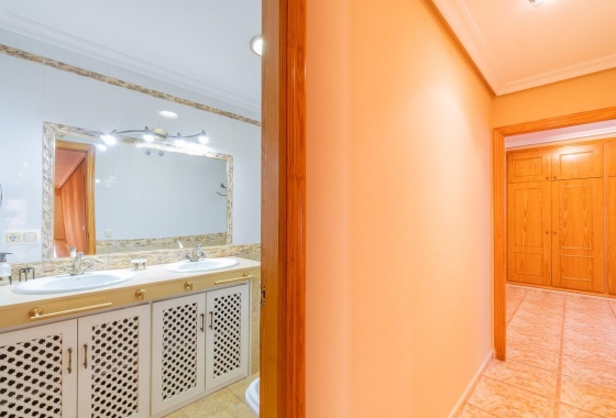 Resale - Apartment - Torrevieja - Centro