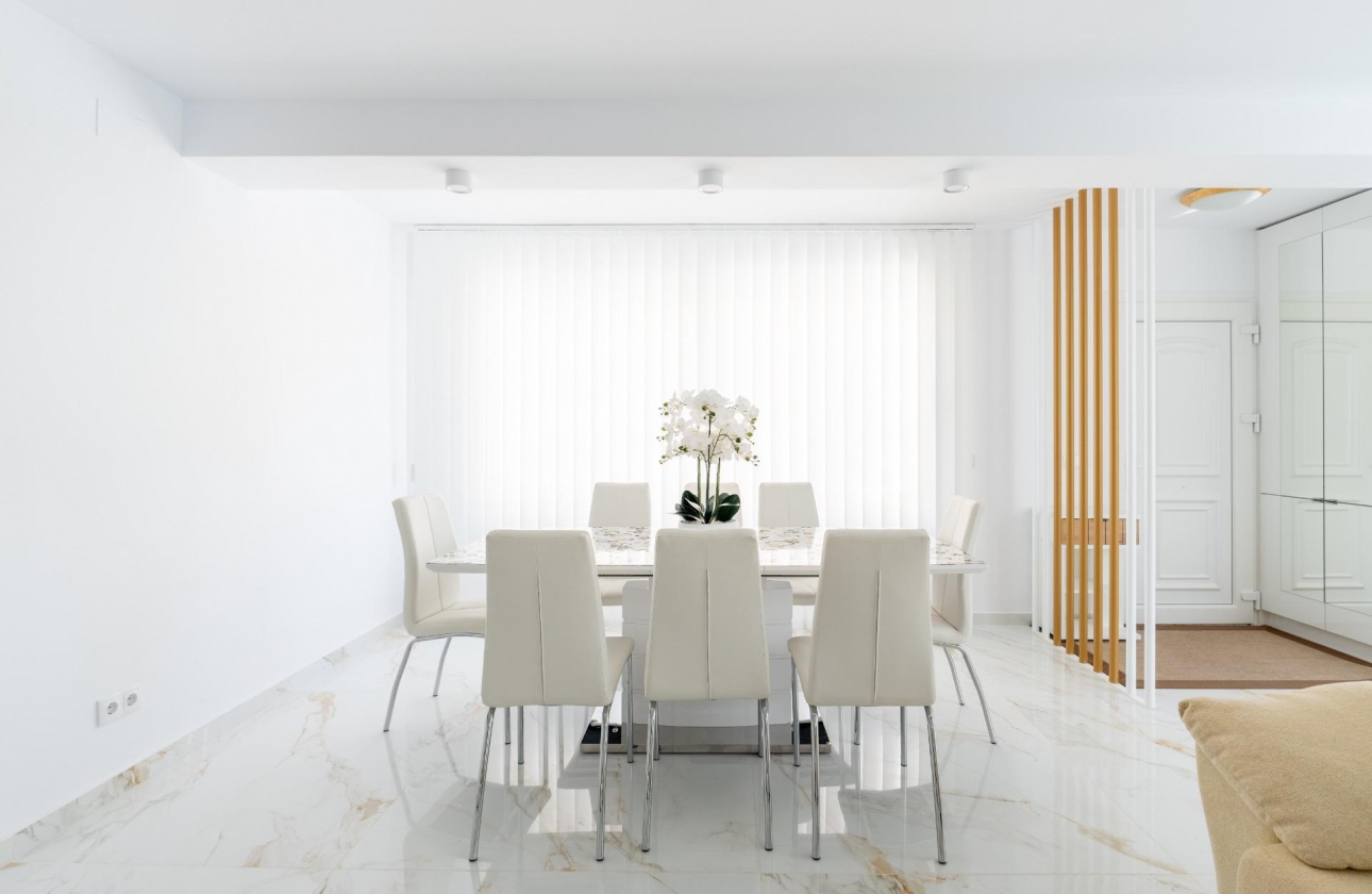 Rynek wtórny - Szeregowiec - Torrevieja - Punta Prima