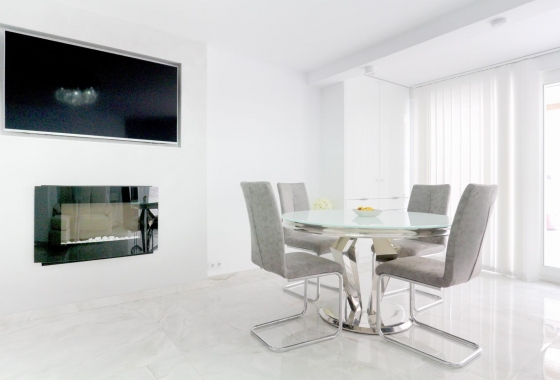 Rynek wtórny - Szeregowiec - Torrevieja - Punta Prima