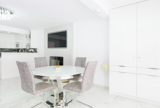 Rynek wtórny - Szeregowiec - Torrevieja - Punta Prima