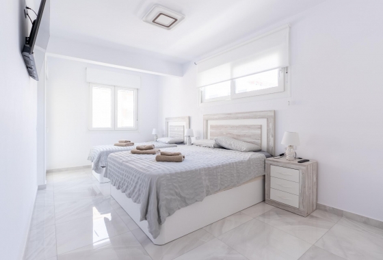 Rynek wtórny - Szeregowiec - Torrevieja - Punta Prima