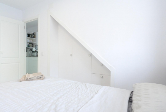 Rynek wtórny - Szeregowiec - Torrevieja - Punta Prima