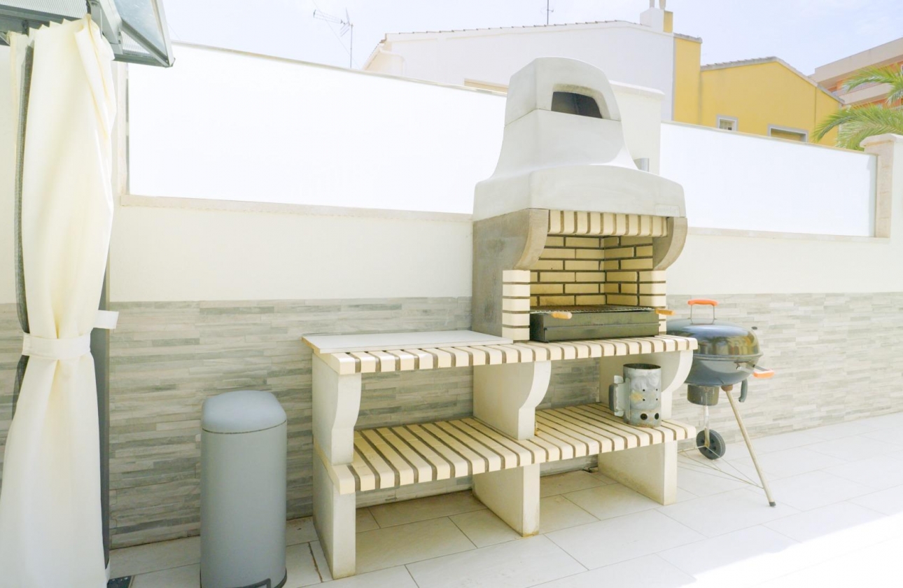 Rynek wtórny - Szeregowiec - Torrevieja - Punta Prima