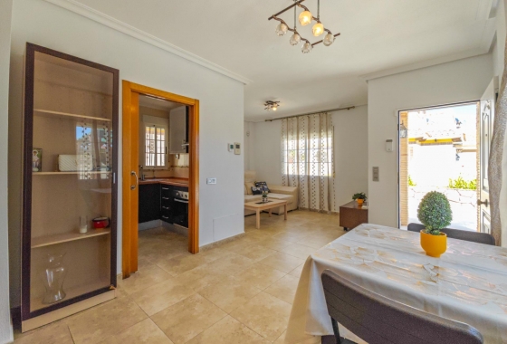 Resale - Villa - Torrevieja - La Mata