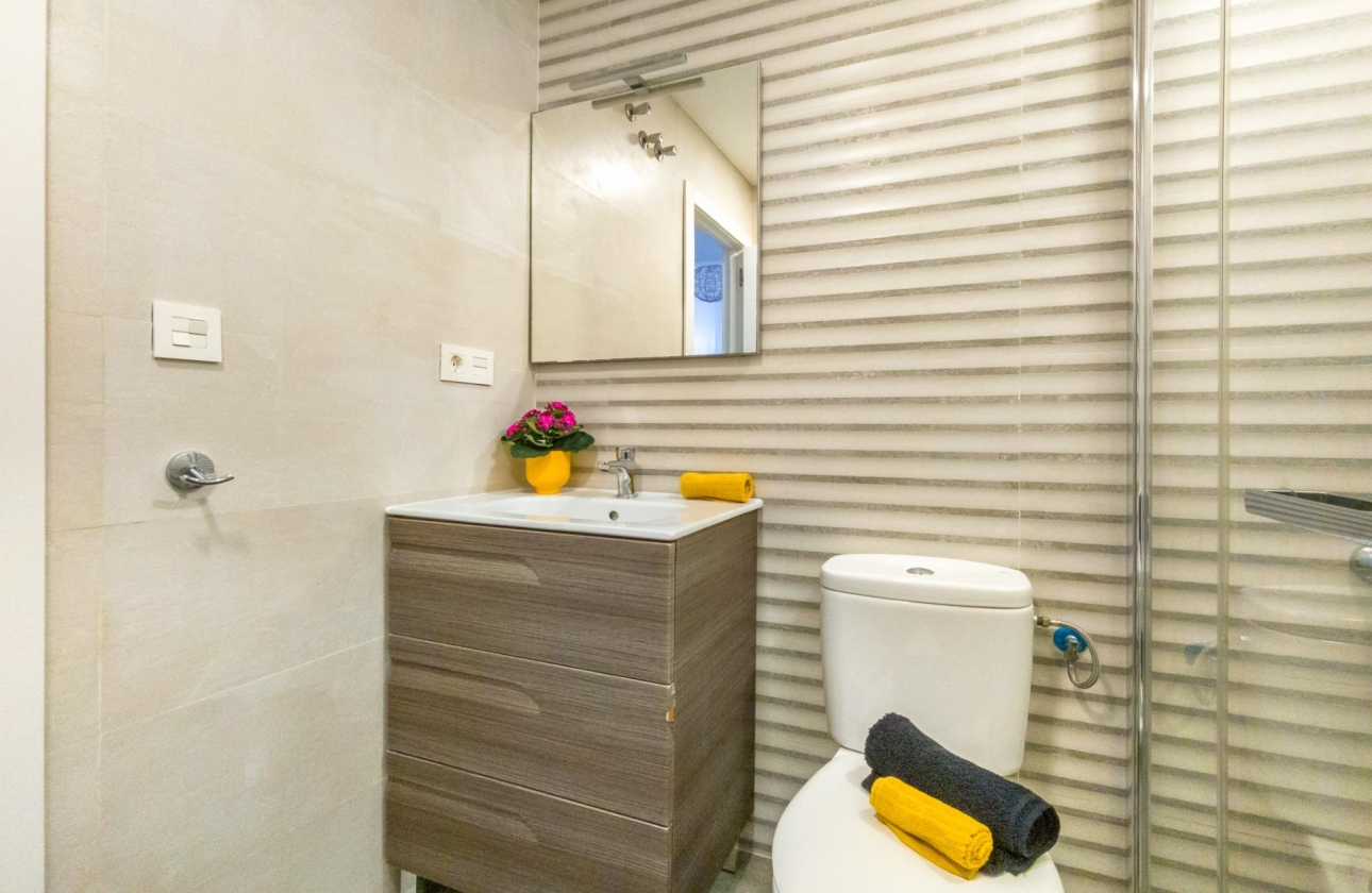 Rynek wtórny - Apartament - Torrevieja - Estacion de autobuses