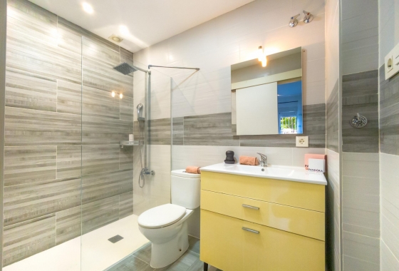 Rynek wtórny - Apartament - Torrevieja - Estacion de autobuses