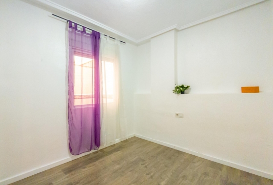 Rynek wtórny - Apartament - Torrevieja - Estacion de autobuses