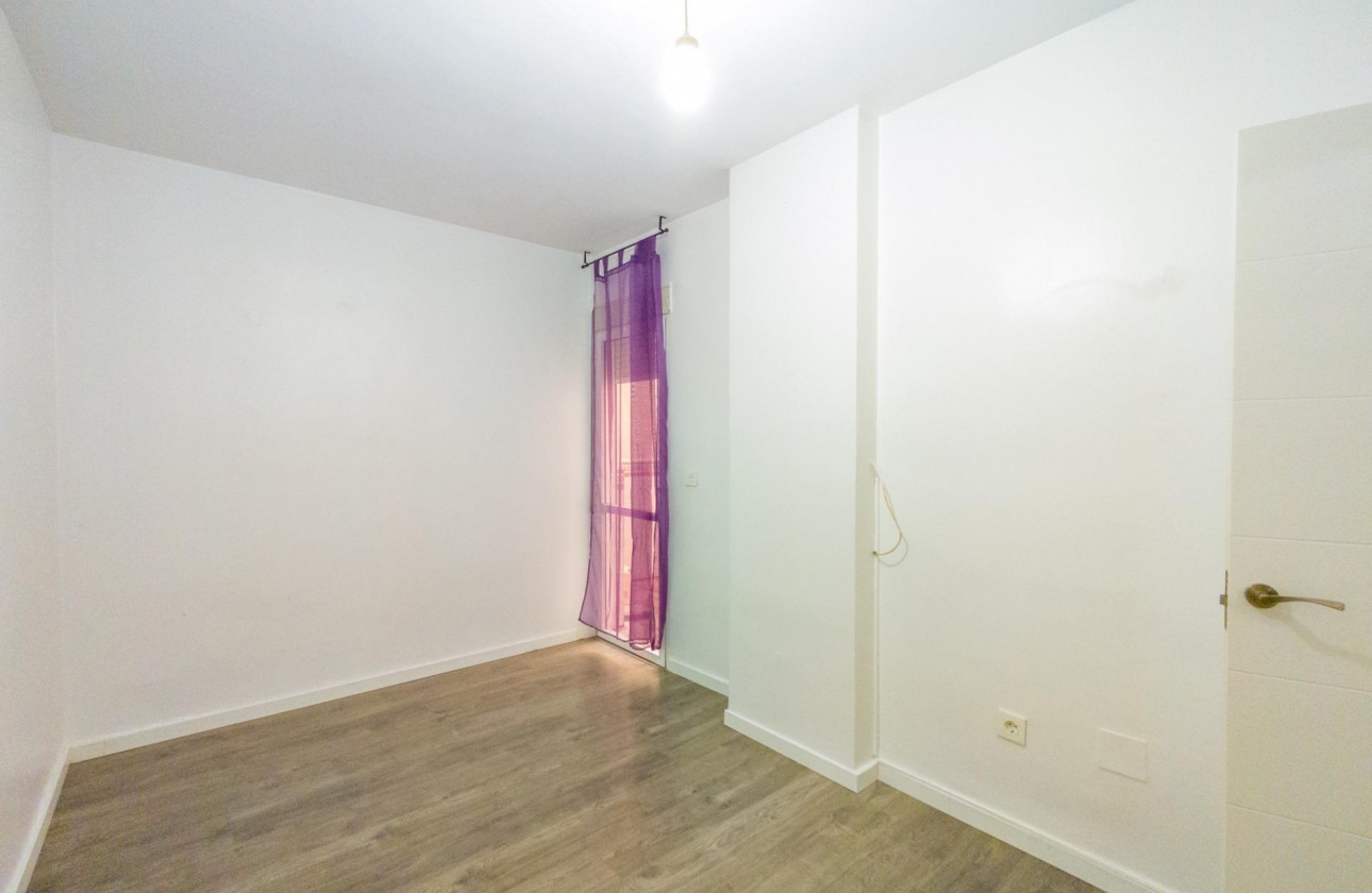 Rynek wtórny - Apartament - Torrevieja - Estacion de autobuses