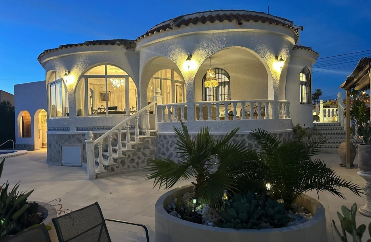 Resale - Villa - Torrevieja - San Luis