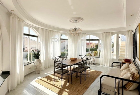 Resale - Villa - Torrevieja - San Luis