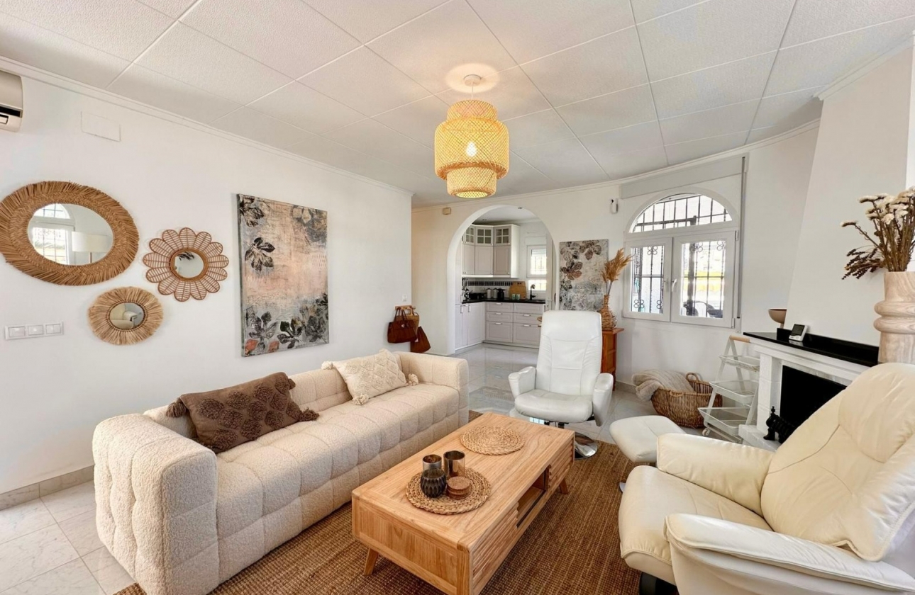 Resale - Villa - Torrevieja - San Luis