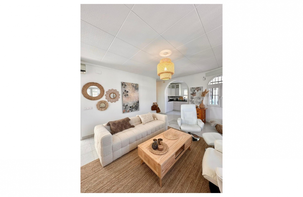 Resale - Villa - Torrevieja - San Luis