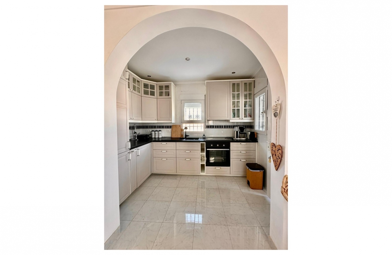 Resale - Villa - Torrevieja - San Luis