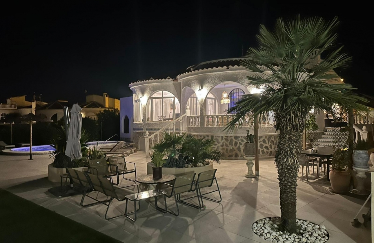 Resale - Villa - Torrevieja - San Luis