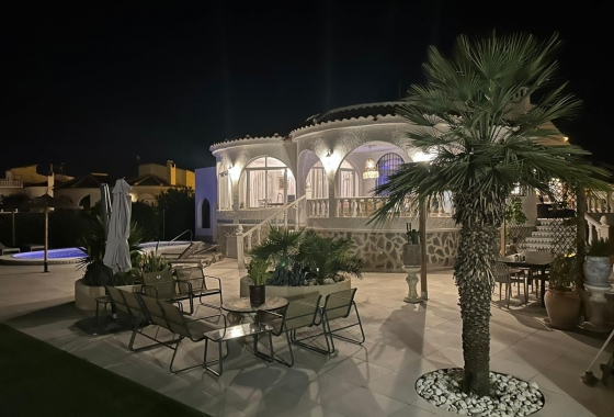 Resale - Villa - Torrevieja - San Luis