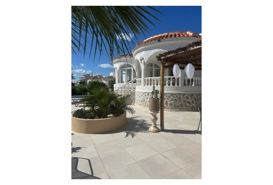 Resale - Villa - Torrevieja - San Luis