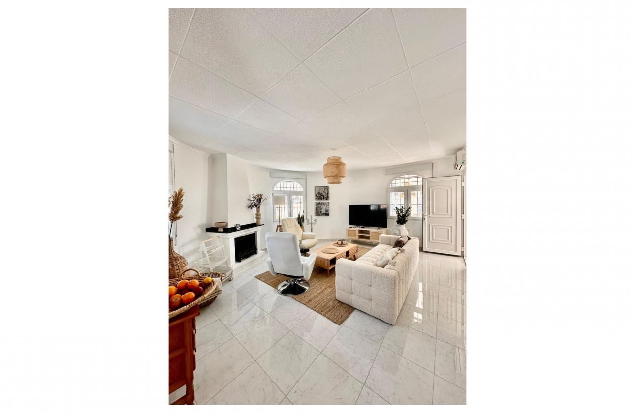 Resale - Villa - Torrevieja - San Luis