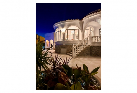 Resale - Villa - Torrevieja - San Luis