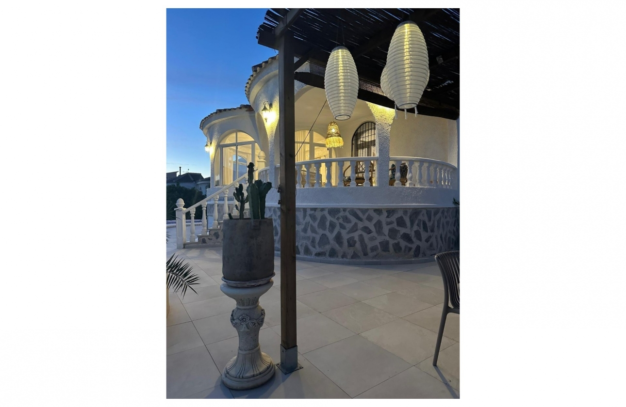 Resale - Villa - Torrevieja - San Luis