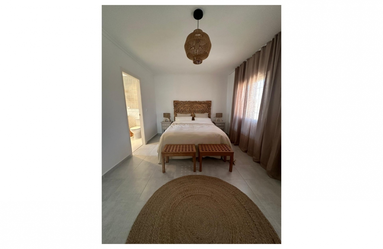 Resale - Villa - Torrevieja - San Luis