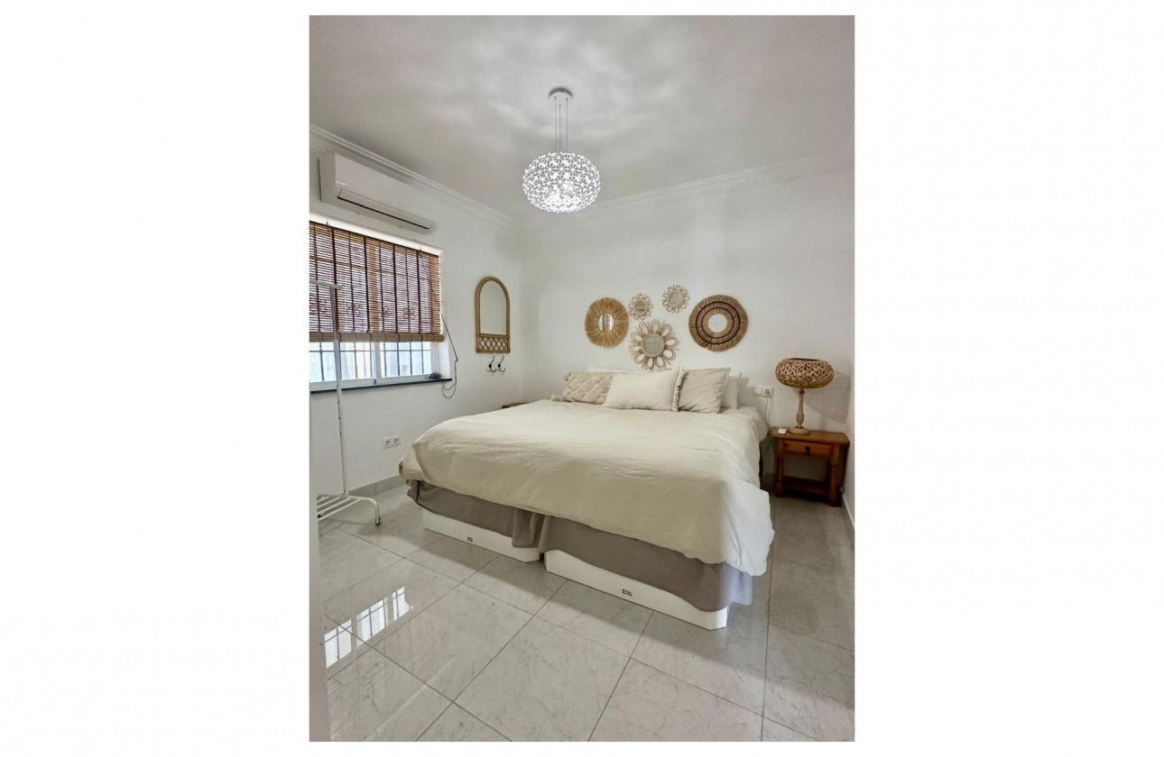 Resale - Villa - Torrevieja - San Luis