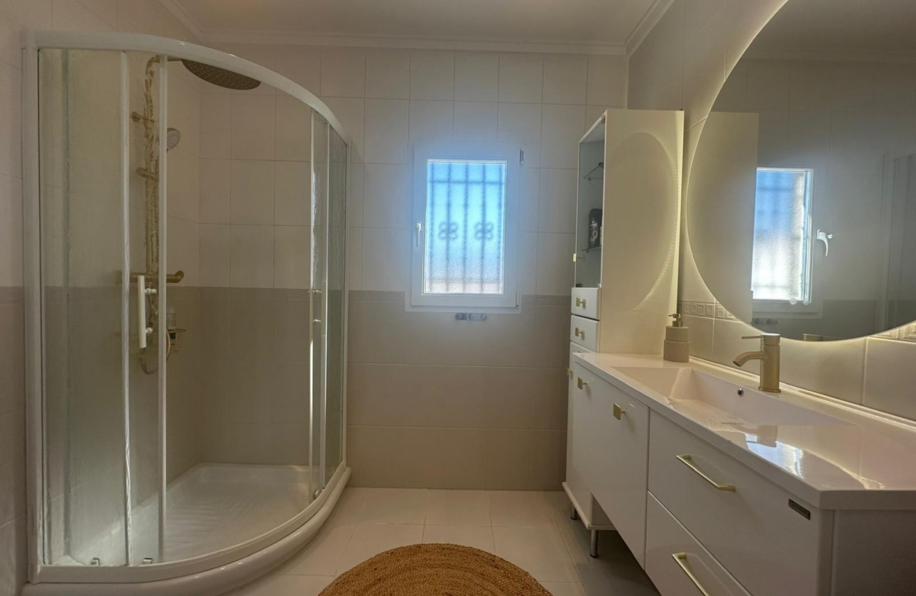 Resale - Villa - Torrevieja - San Luis