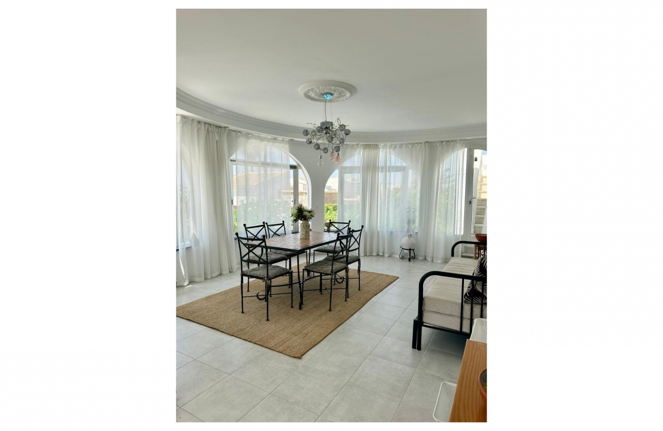 Resale - Villa - Torrevieja - San Luis