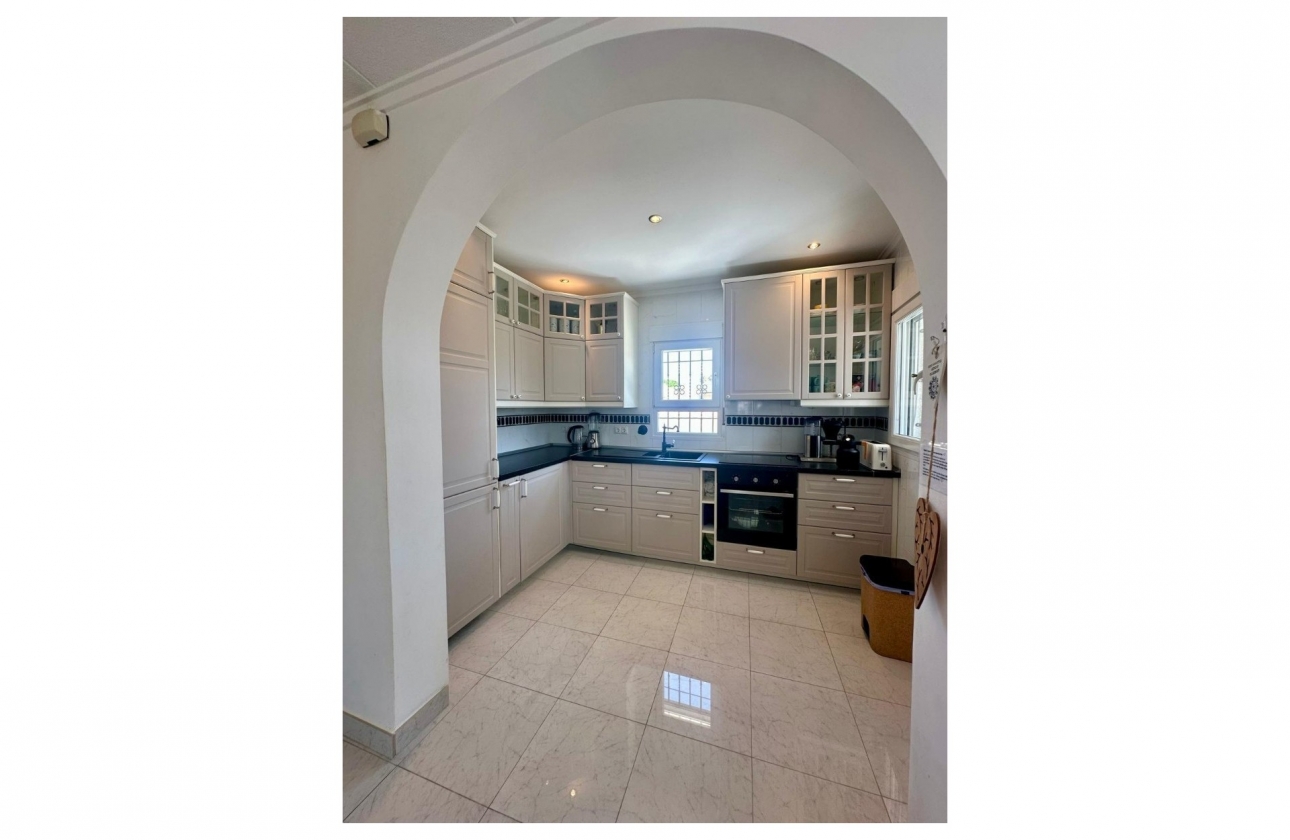 Resale - Villa - Torrevieja - San Luis