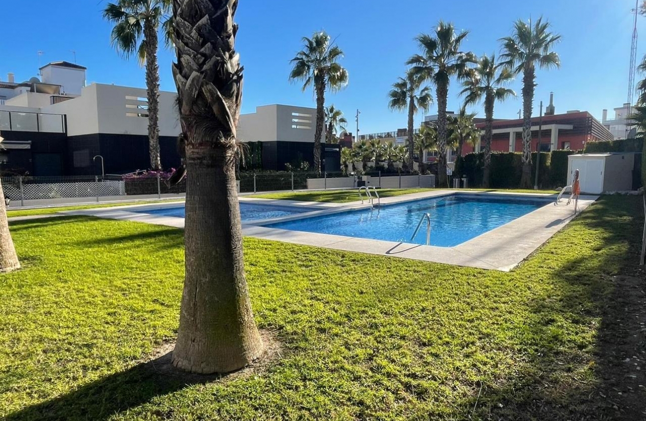 Rynek wtórny - Villa - Orihuela Costa - Villamartín