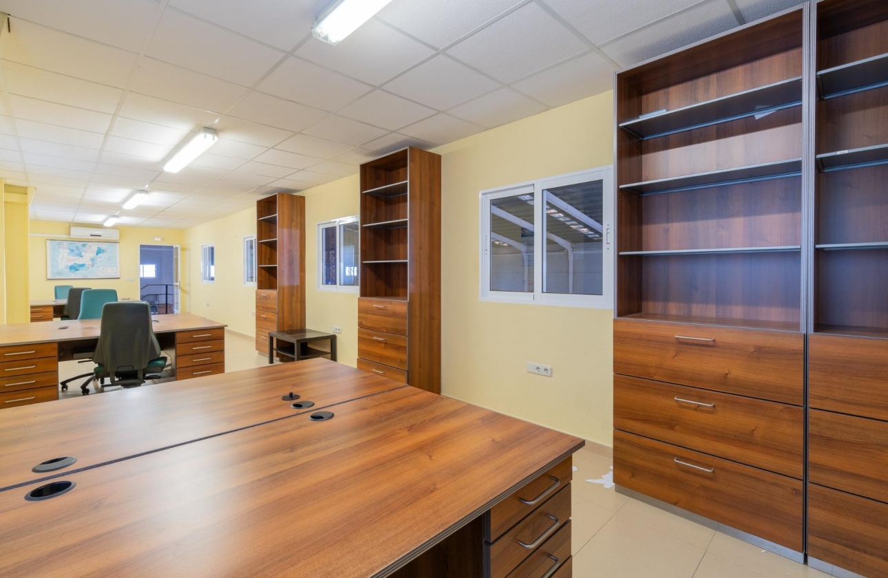 Wynajem długoterminowy - Nieruchomość komercyjna - Pilar de la Horadada - Polígono industrial Cañada de Práez