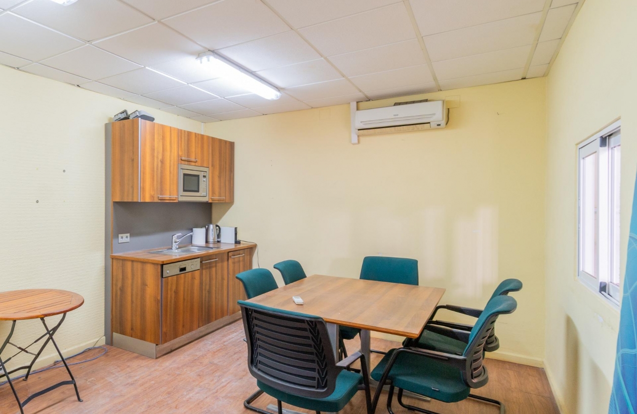 Wynajem długoterminowy - Nieruchomość komercyjna - Pilar de la Horadada - Polígono industrial Cañada de Práez