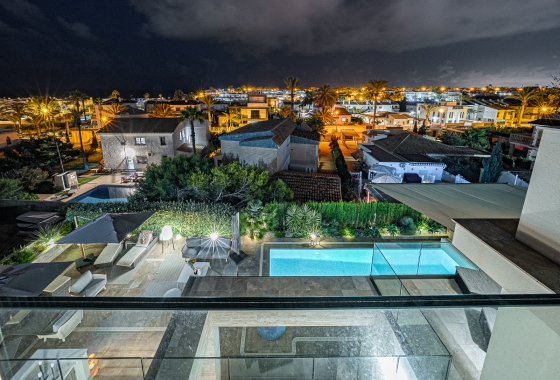 Resale - Villa - La Zenia - Beachside