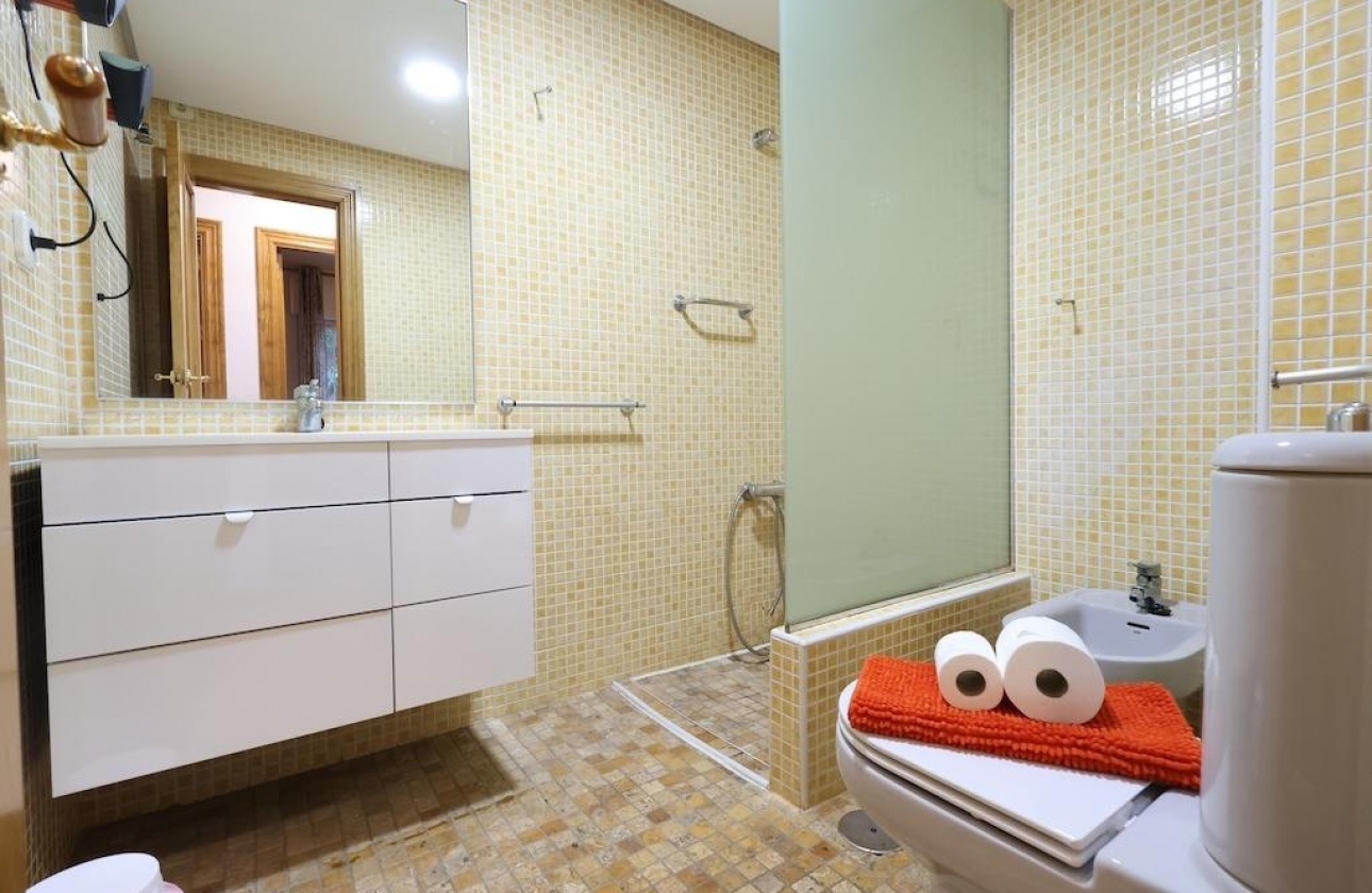 Resale - Bungalow - Orihuela Costa - Campoamor