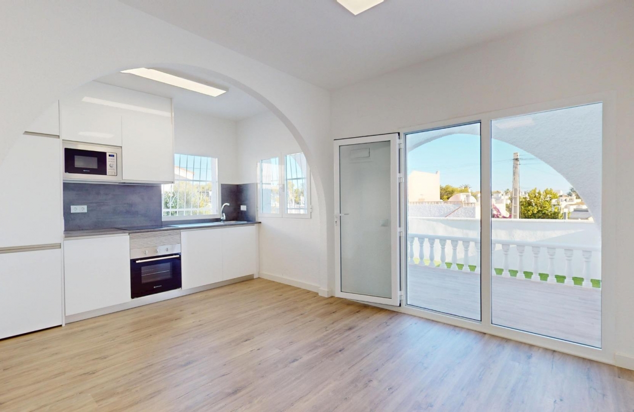 Resale - Bungalow - San Miguel de Salinas - BLUE LAGOON