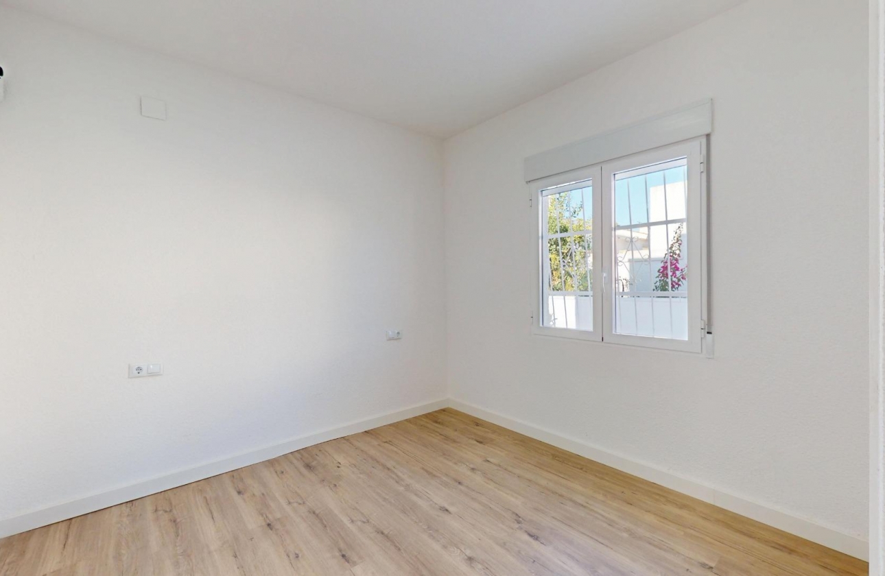 Resale - Bungalow - San Miguel de Salinas - BLUE LAGOON