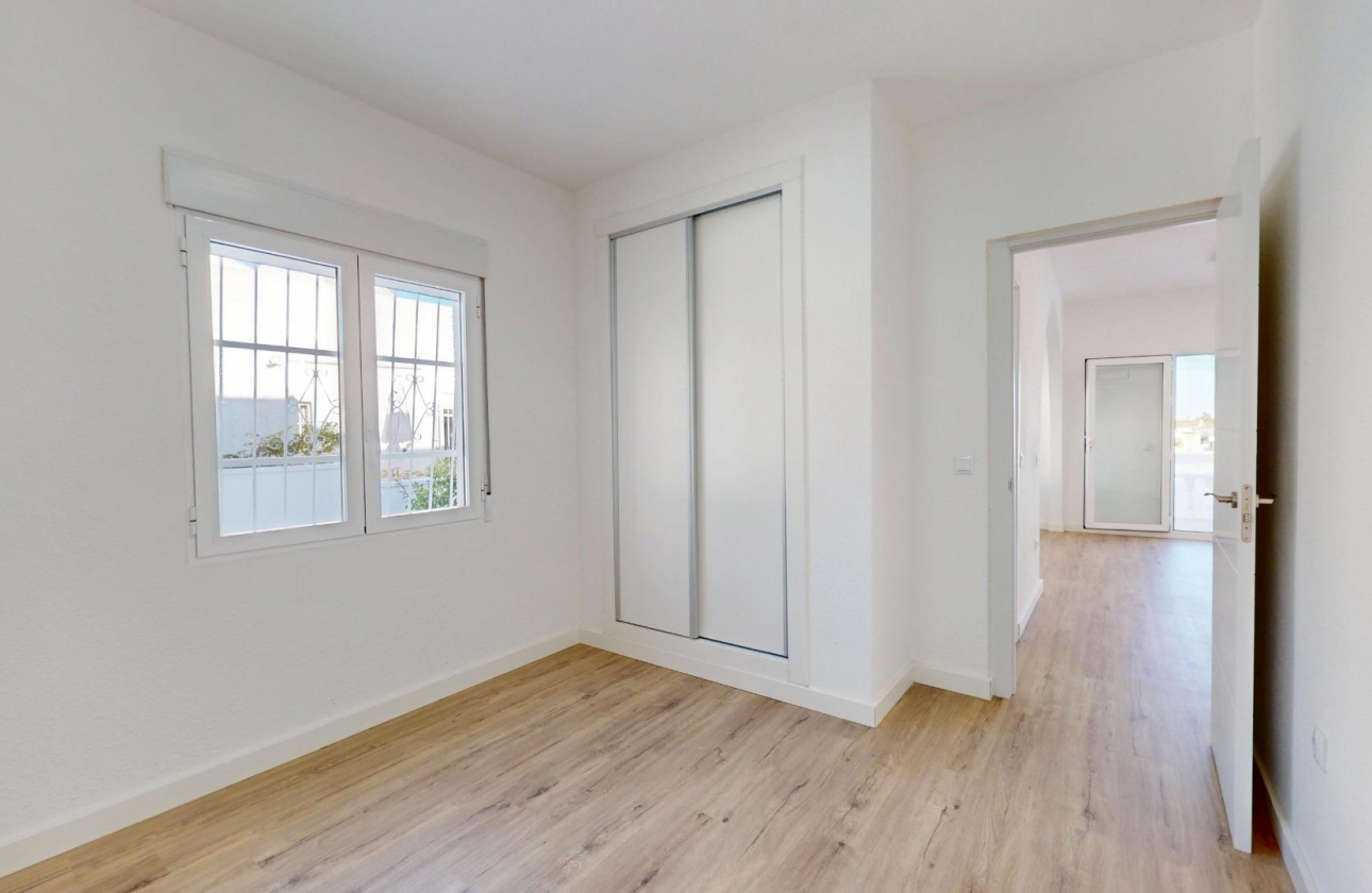 Resale - Bungalow - San Miguel de Salinas - BLUE LAGOON