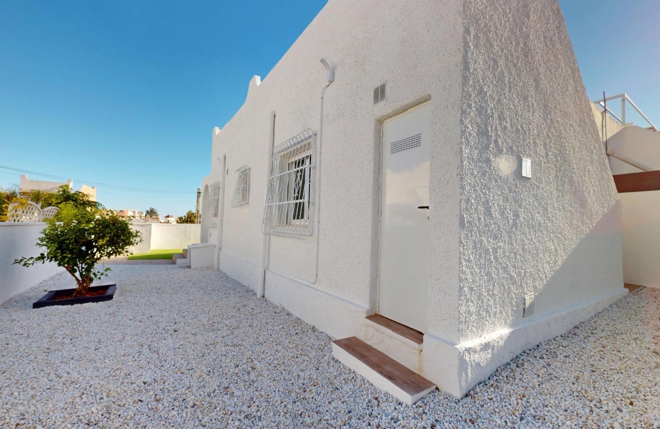 Resale - Bungalow - San Miguel de Salinas - BLUE LAGOON