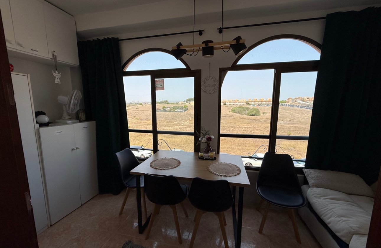 Resale - Apartment - Torrevieja - La Mata