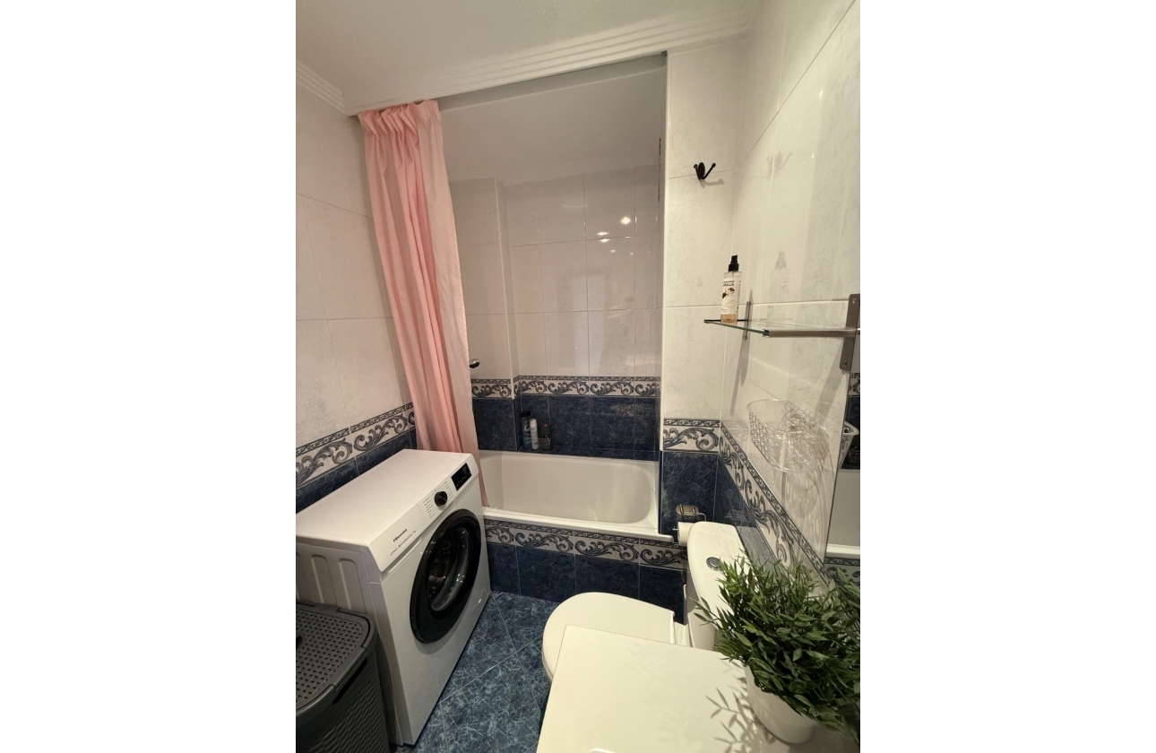 Resale - Apartment - Torrevieja - La Mata