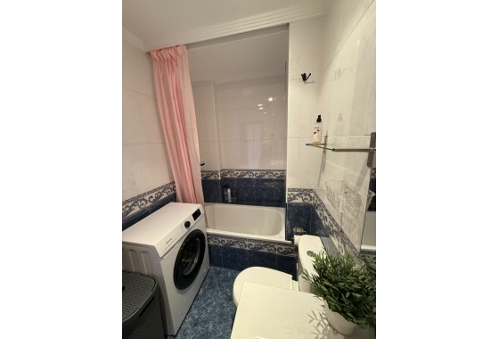 Resale - Apartment - Torrevieja - La Mata