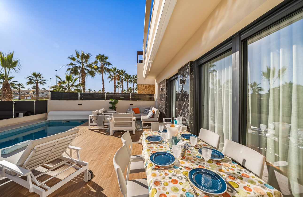 Rynek wtórny - Villa - Orihuela Costa - Lomas de Cabo Roig