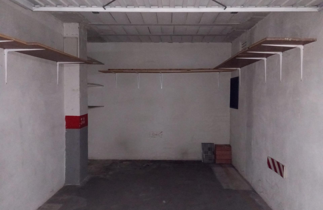 Rynek wtórny - Garaż - Torrevieja - Estacion de autobuses