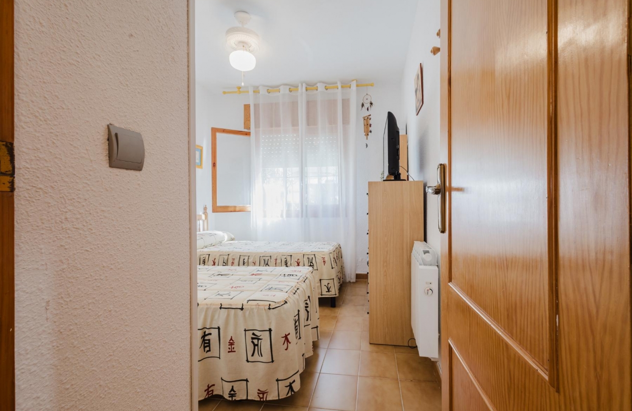 Rynek wtórny - Bungalow - Torrevieja - Playa De Los Naufragos