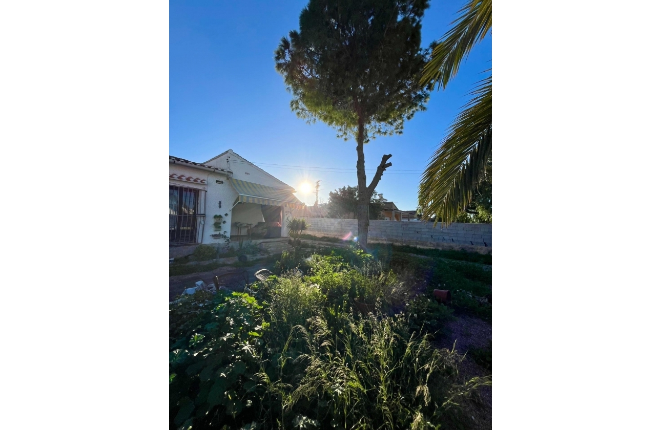 Resale - Villa - Torrevieja - Aguas Nuevas