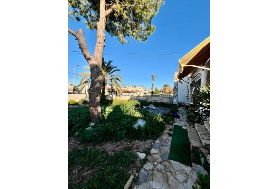 Resale - Villa - Torrevieja - Aguas Nuevas