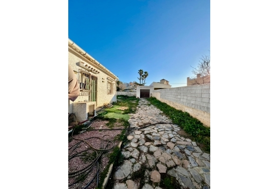 Resale - Villa - Torrevieja - Aguas Nuevas