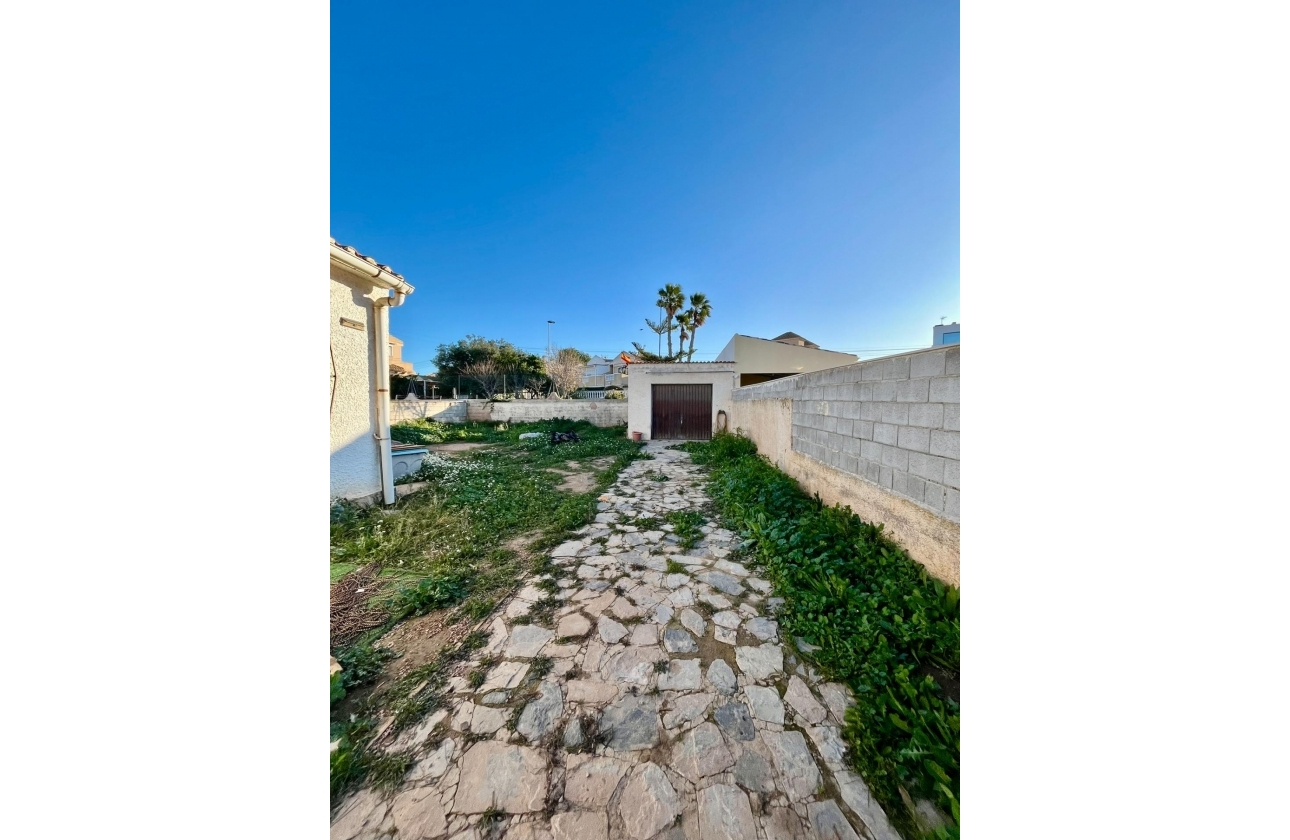 Resale - Villa - Torrevieja - Aguas Nuevas